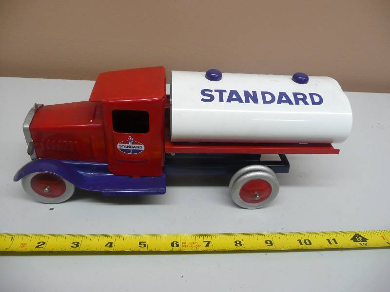 lot 66 image: VINTAGE STANDARD OIL TANKER (REMAKE) NICE PIECE - SEE PICTURES