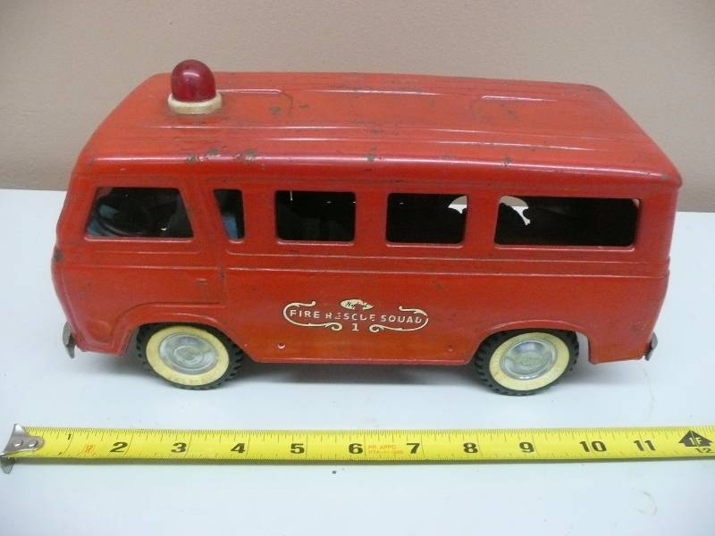 lot 68 image: Vintage Nylint Fire Rescue Squad Van - VERY VERY COOL - SEE PICTURES