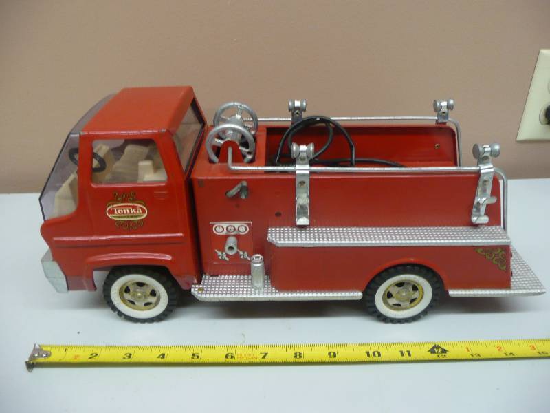 lot 70 image: Tonka Toys Gas Turbine Pumper Fire Truck - SEE PICTURES