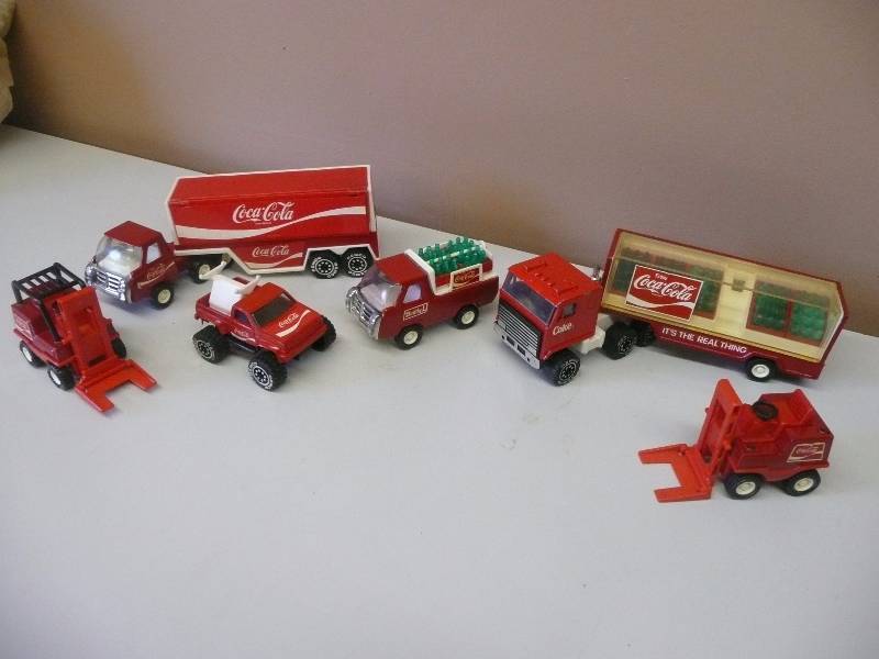 lot 73 image: VINTAGE REMCO & BUDDY L COCA-COLA COLLECTION - SEE PICTURES