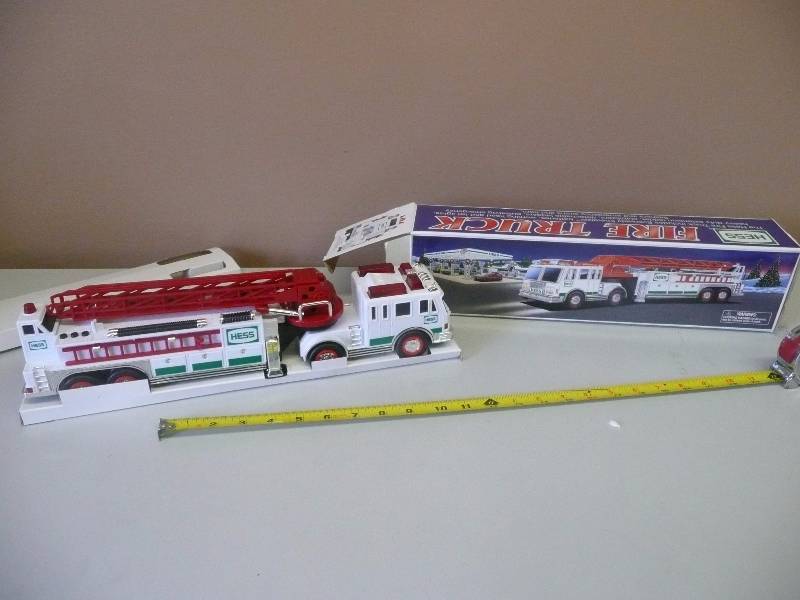 lot 79 image: HESS - FIRE TRUCK - STILL IN BOX - SEE PICTURES