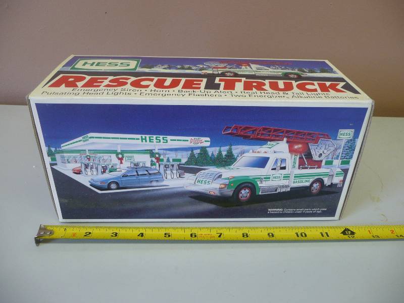 lot 90 image: HESS - RESCUE TRUCK - STILL IN BOX - SEE PICTURES