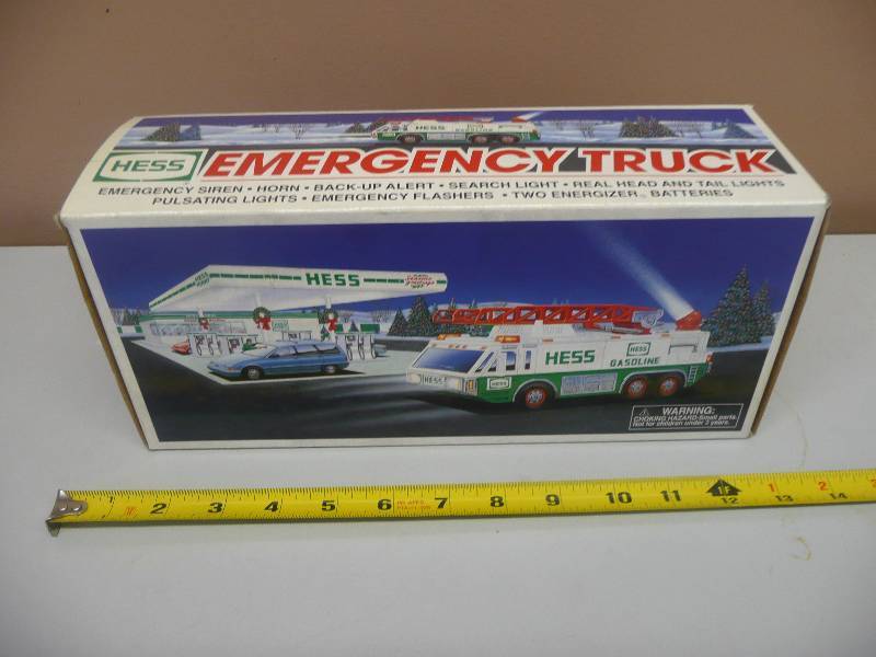 lot 102 image: HESS - EMERGENCY TRUCK - IN BOX - SEE PICTURES