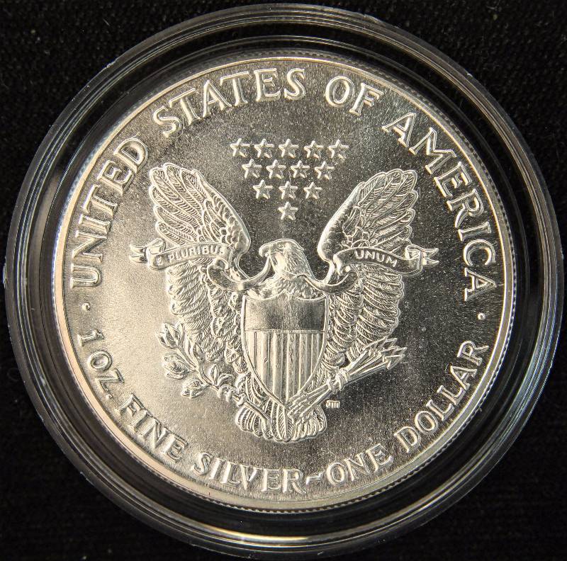 1988 AMERICAN SILVER EAGLE 1 TROY OZ. .999 FINE SILVER IN AIRTITE