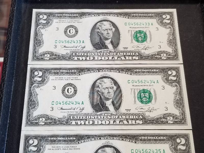 GROUP OF (5) CONSECUTIVE SERIAL NUMBER CRISP UNC $2 BILLS