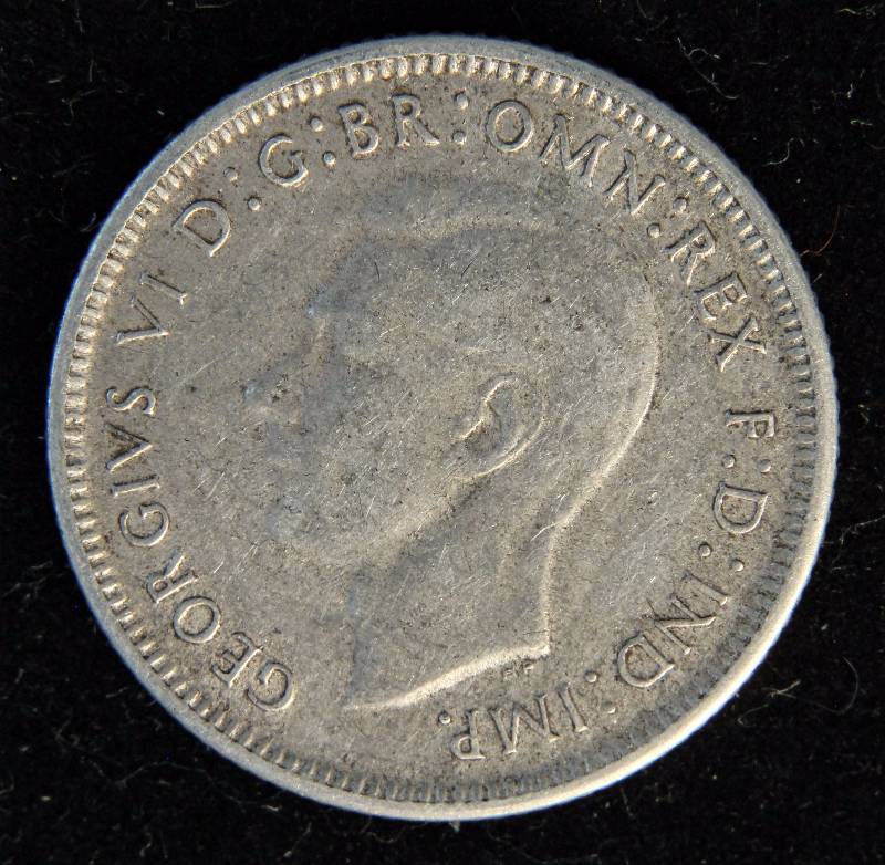 1943 AUSTRALIA ONE SHILLING (92.5% SILVER - 5.65 GRAMS)