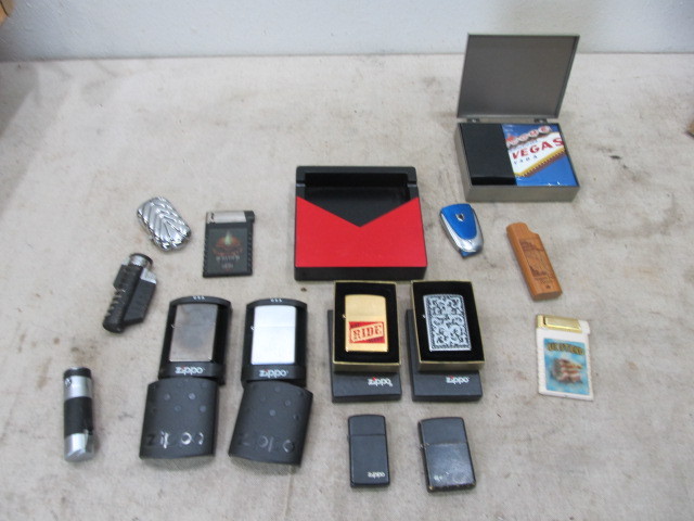 lot 18 image: Lot of Zippos Lighters & Ashtrays