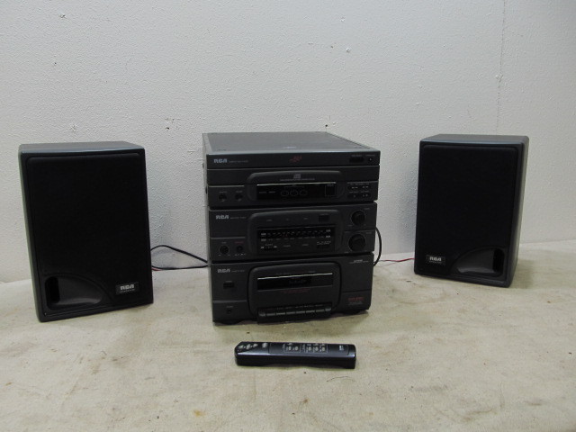 lot 22 image: WORKING RCA CDTape Player wSpeakers & Remote