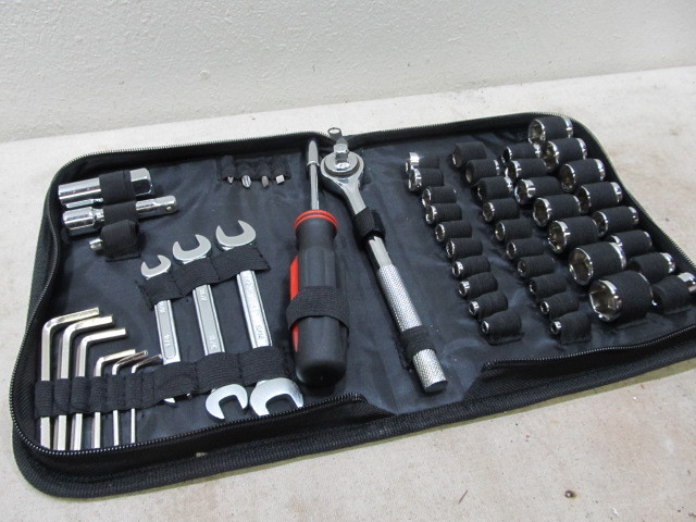 lot 28 image: Clean & Complete Socket Set