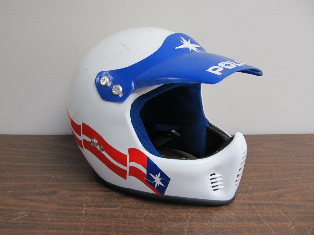 lot 36 image: Polaris ATV Helmet