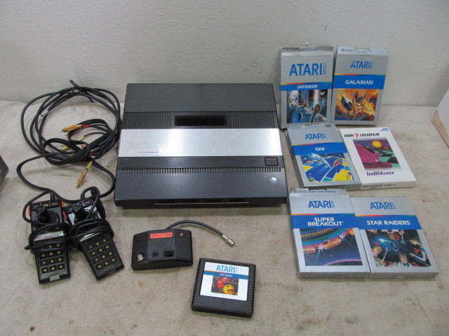 lot 44 image: NICE Clean Atari 5200 System wGames & Controllers