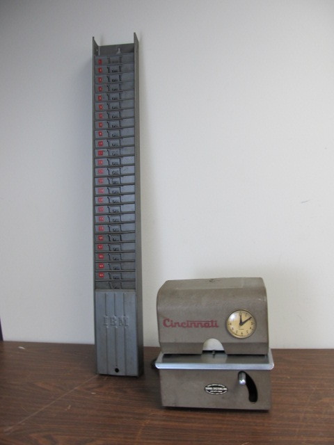 lot 67 image: WORKING Vintage Industrial Time Clock wCard File