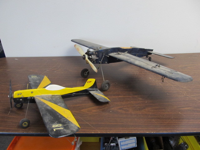 lot 68 image: 2 Vintage Gas Powered Wooden Tether Planes