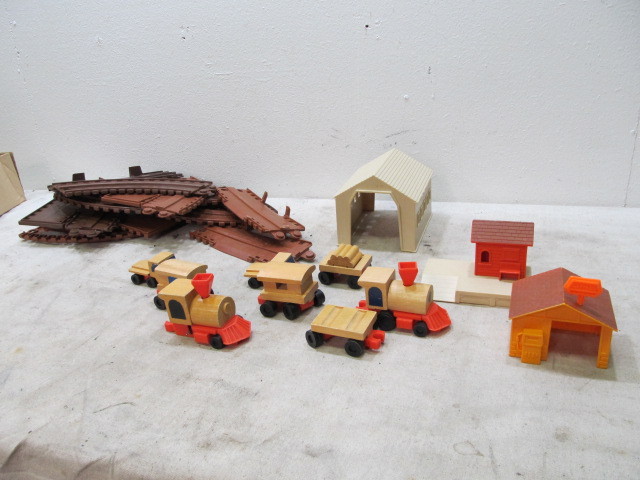 lot 87 image: 1972 Mattel Putt-Putt Playset