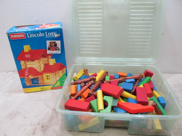 lot 90 image: Lot of Wooden Building Blocks & Lincoln Logs