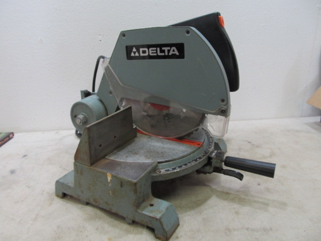 lot 99 image: Nice WORKING Delta Miter Saw