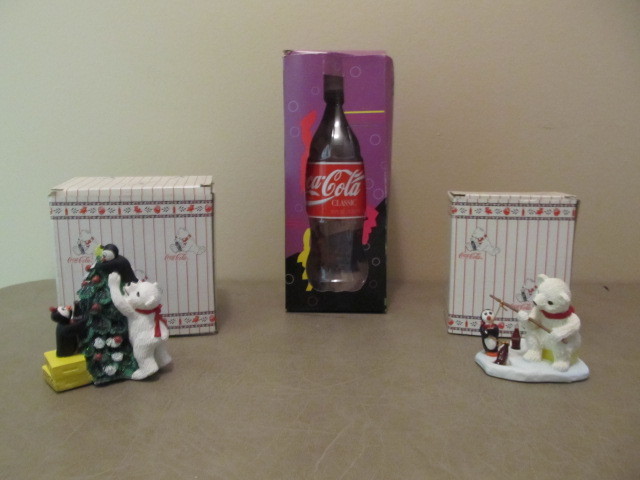 lot 16 image: Coca Cola Lot wRare Promotional Bottle