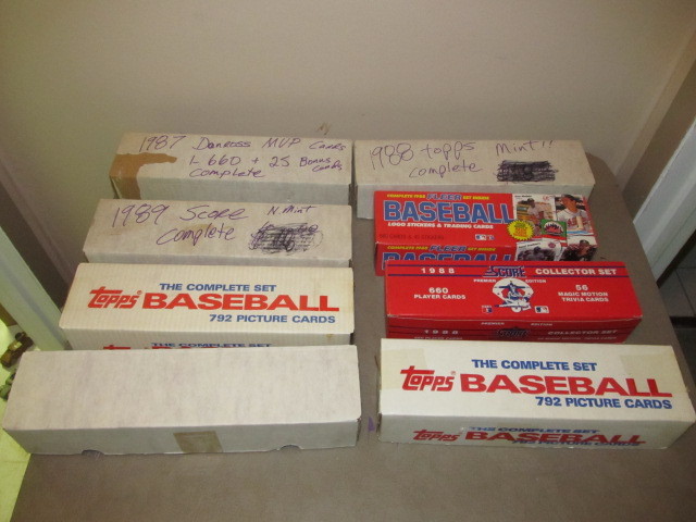 lot 17 image: Large Lot of Baseball Cards - Complete Sets