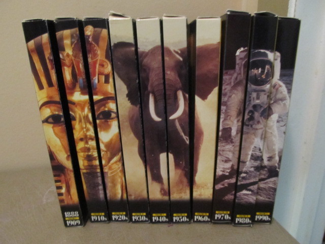 lot 19 image: National Geographic CD Set