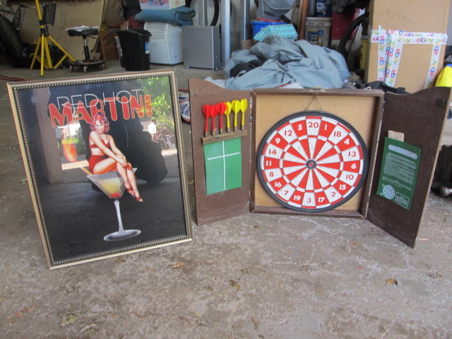 lot 34 image: Dartboard wMetal Tip Darts & Martini Artwork