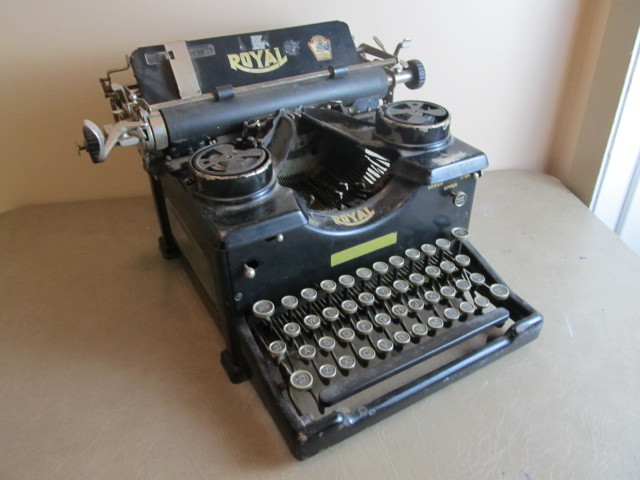 lot 37 image: Antique ROYAL Typewriter wBeveled Glass Sides