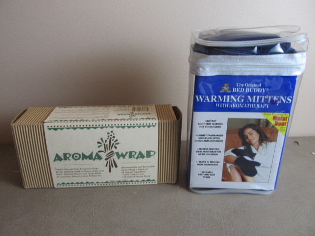 lot 46 image: Warming Mittens & Aroma Wrap