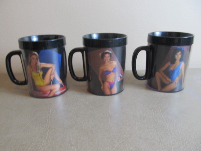 lot 58 image: 3 Vintage SNAP-ON Tool Mugs