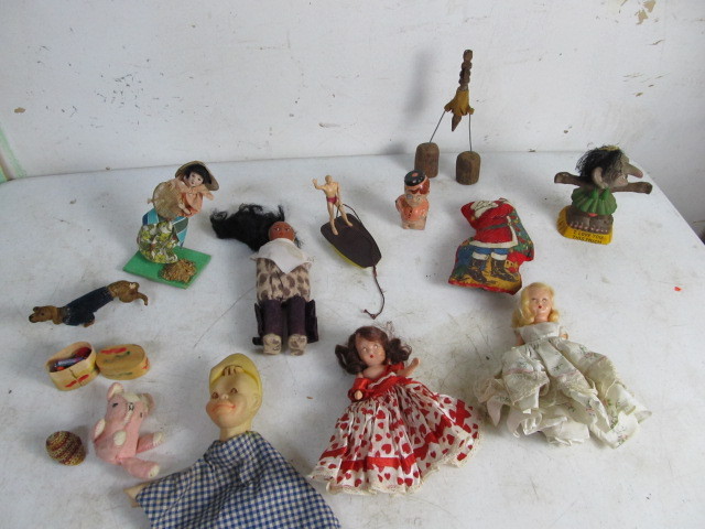 lot 77 image: Lot of Assorted Vintage Toys etc