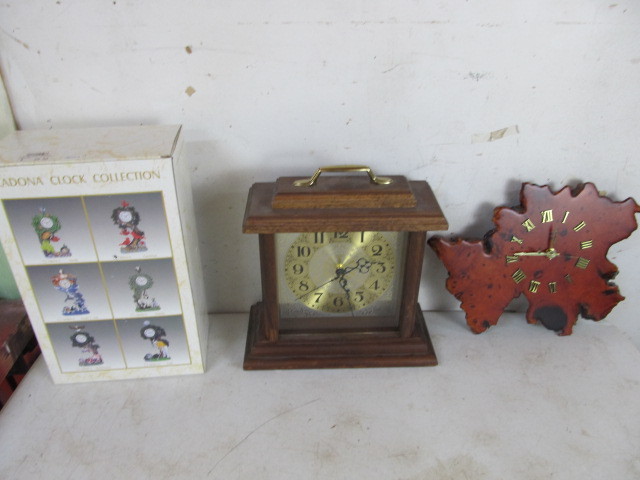 lot 119 image: Group of MantelDesk Clocks