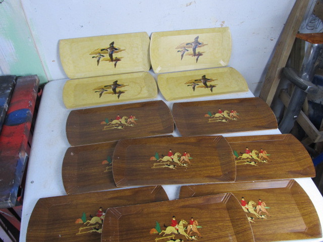 lot 139 image: Group of Vintage Mid Century Serving Trays
