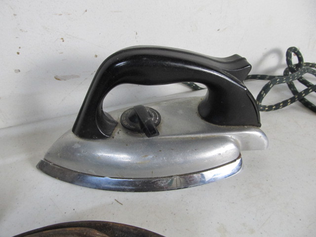 lot 158 image: AntiqueVintage Irons & Trivets