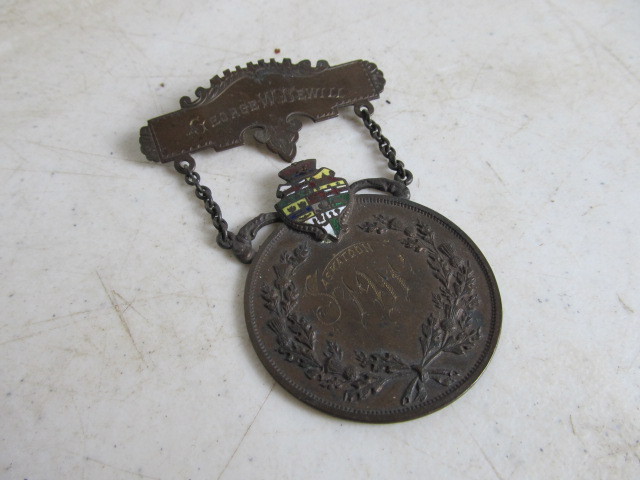 lot 169 image: Original Antique 1911 Poultry Award Medallion