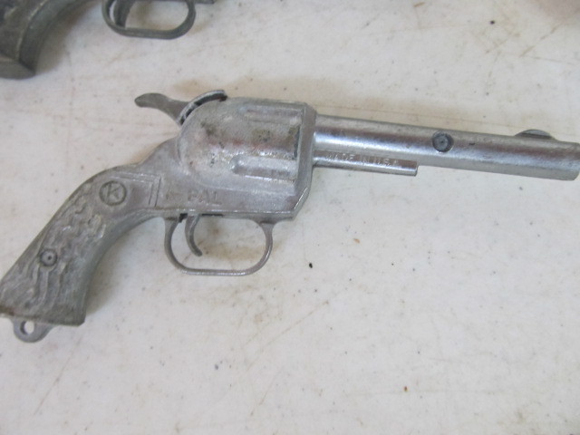 lot 180 image: Lot of 5 Vintage Toy Cap Guns