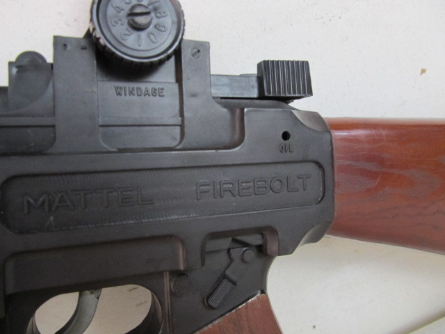 lot 184 image: LARGE 27 Vintage 1960s Mattel FIREBOLT Toy Machine Gun