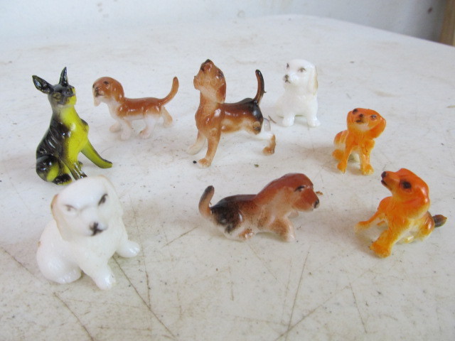 lot 126 image: Lot of Vintage Miniature Animals