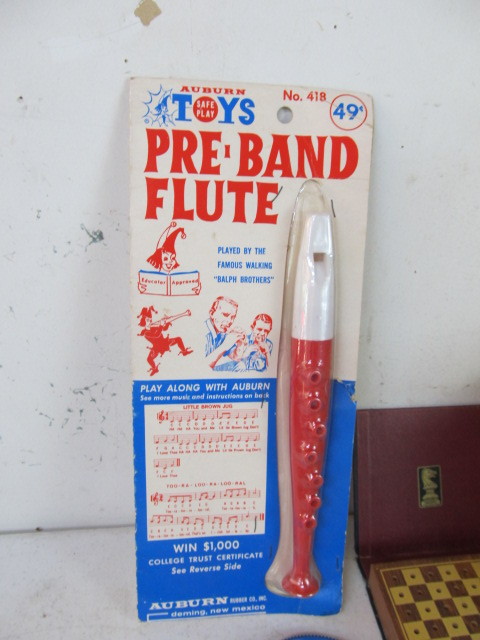 lot 60 image: Lot of Vintage Toys