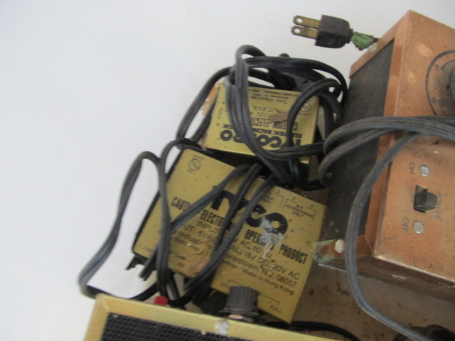 lot 189 image: Lot of Vintage HO Train Transformers
