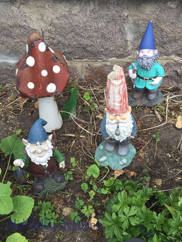 4 Piece Garden Art
