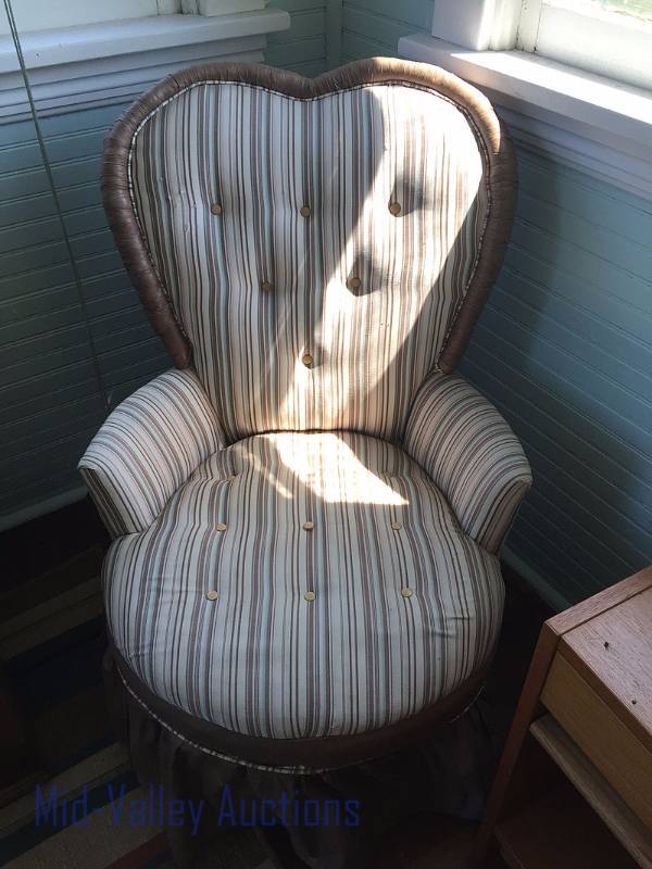Barrel chair
