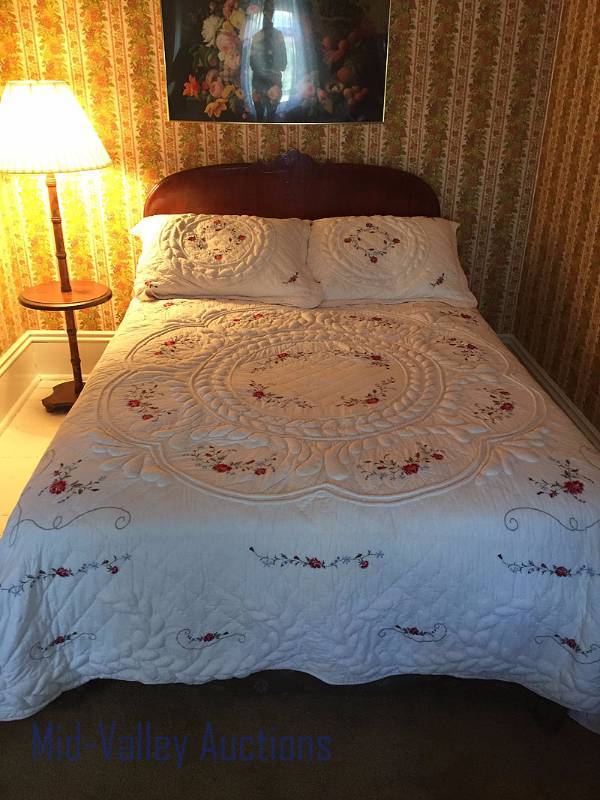 Full size bed
