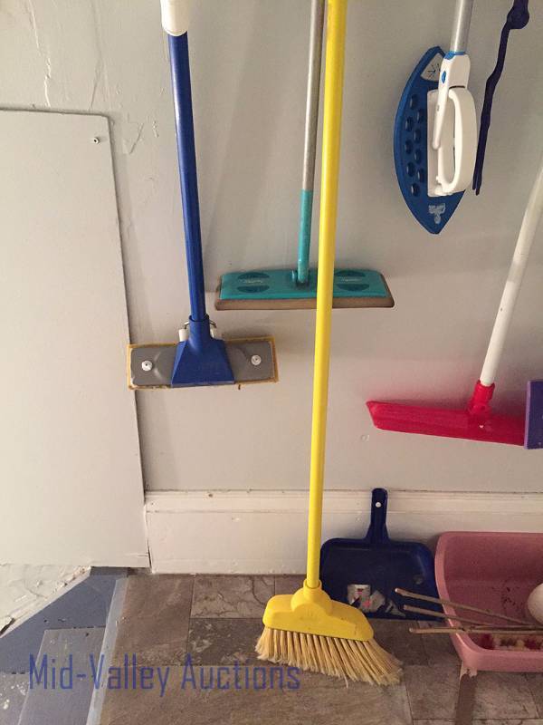 Cleaning supplies & Fire extinguisher