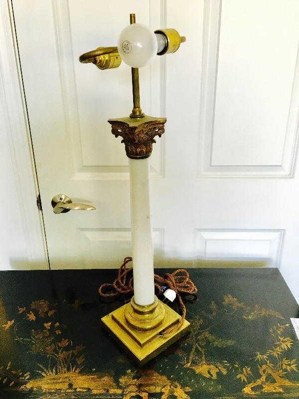 lot 7 image: BRASS TABLE LAMP