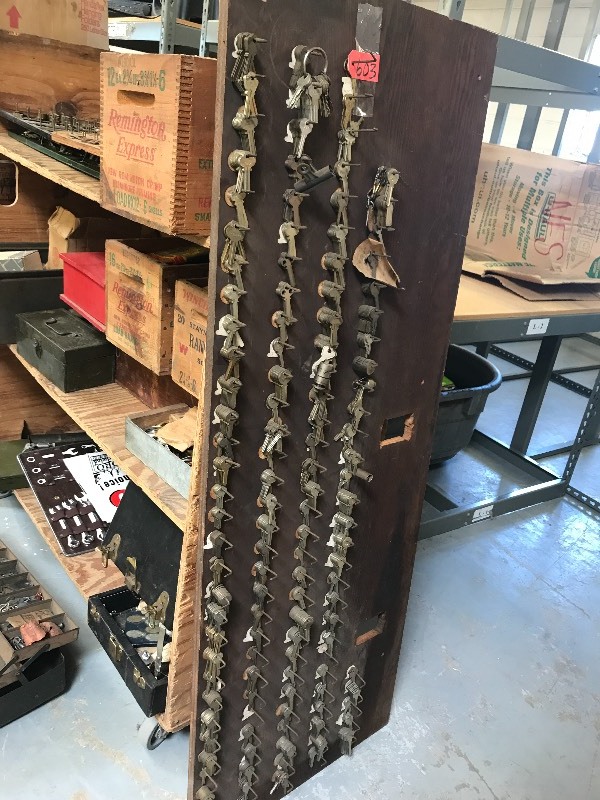 DISPLAY BOARD OF KEY BLANKS