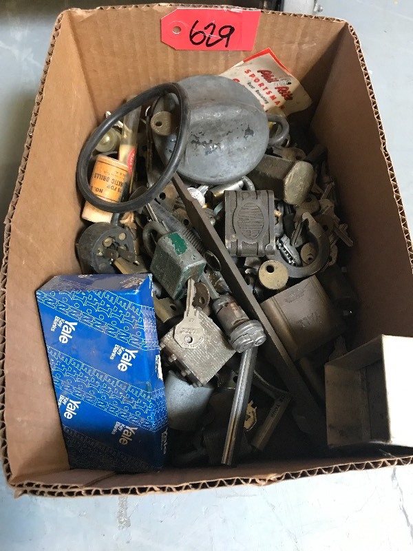 LOT OF LOCK HARDWARE AND OTHER