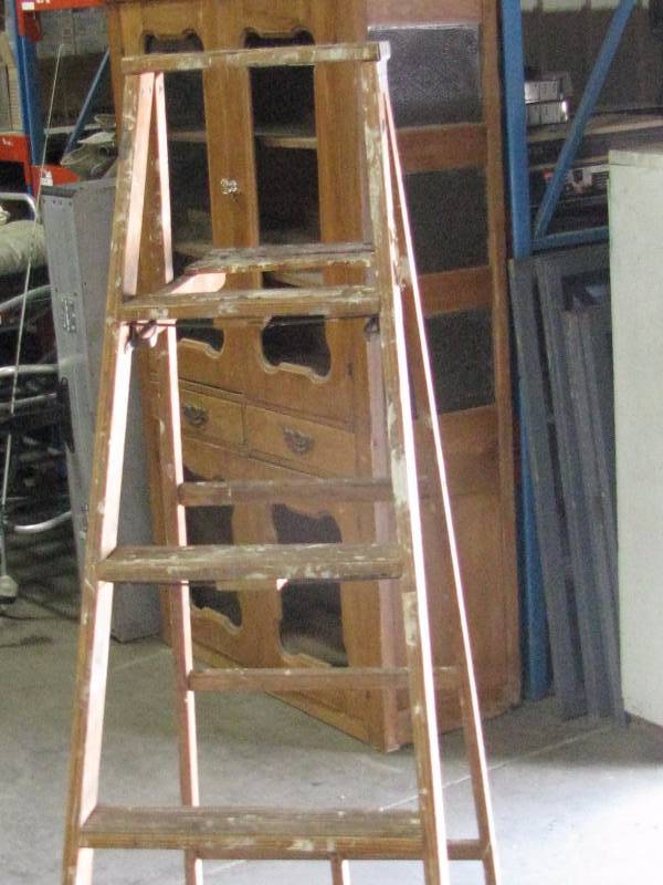 Wood Step Ladder