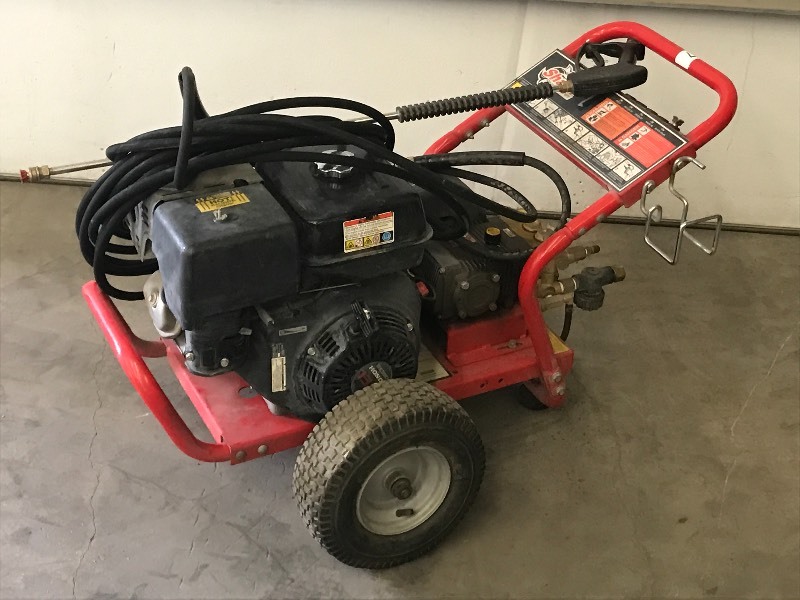 lot 7 image: Shark Pressure Washer
