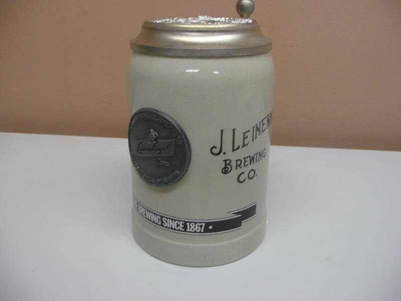 lot 17 image: J.LEINENKUGEL BREWING COMPANY CHIPPEWA FALLS WIS. LIDDED & LOGO EMBOSSED STEIN - 1989 - 1 OF 1000 - SEE PICTURES