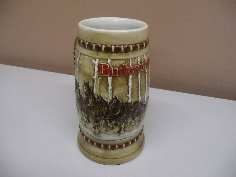 lot 27 image: Budweiser 1981 Clydesdale Snowy Woodlands Holiday Stein CS50 Ceramarte Brazil - GREAT CONDITION - SEE PICTURES