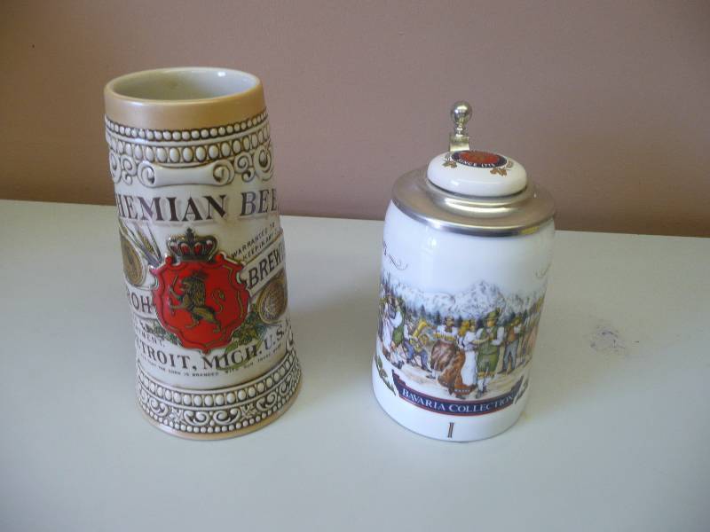 lot 50 image: STROHS BEER STEINS 1 LIDDED - GREAT CONDITION - SEE PICTURES