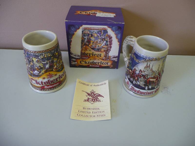 lot 68 image: Budweiser Octoberfest 1992  Beer Stein With Pretzel Handle  NEW - 1993 Budweiser Oktoberfest Holiday Stein Mug - Ceramarte - Brazil - Great Condition See Pictures